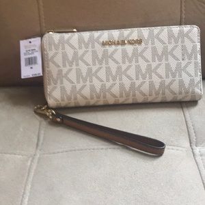 NWT Michael Kors wristlet wallet